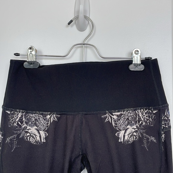 RYU Black athletic capri leggings with white rose print on front and back Size M - Picture 2 of 5